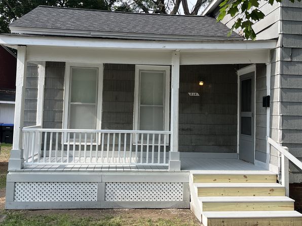 214 Ferris St