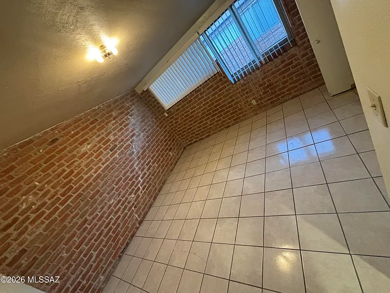 405 E Delano St #2 — Photo 4