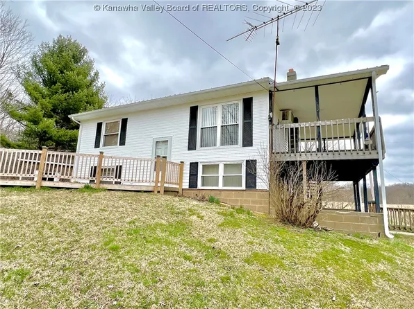 245 Grayson Ln, Pt Pleasant, WV 25550