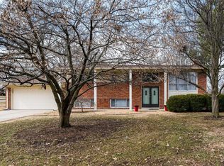 10653 Roxanna Dr, Saint Louis, MO 63128