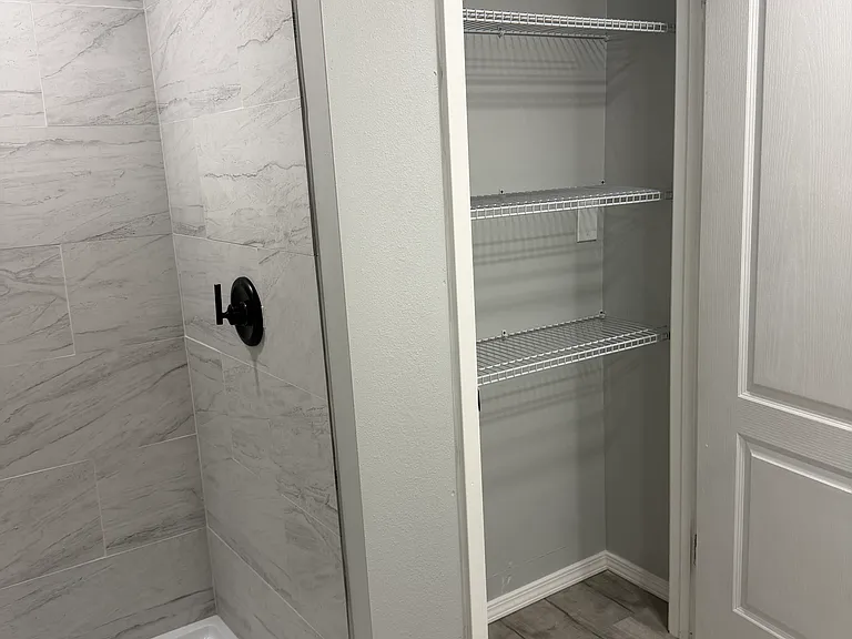 622 Ayer St — Photo 12