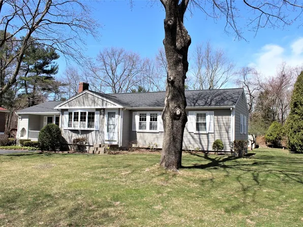 37 Everett St, Franklin, MA 02038