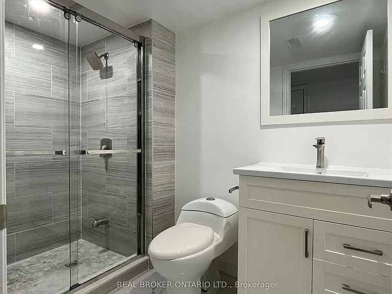 7 Robert Green Cres #BASEMENT — Photo 8