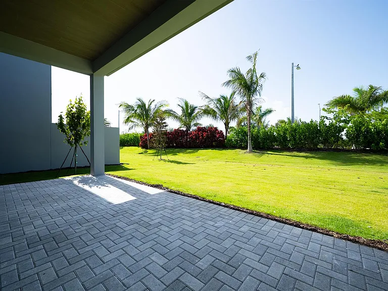9597 Royal Palm Way — Photo 47