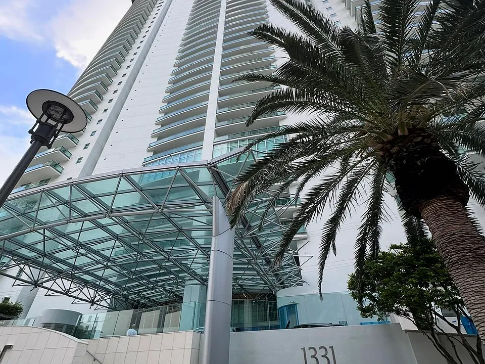 1331 Brickell Bay Dr #4407