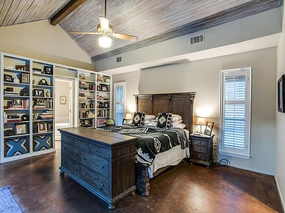3rd image of 6410 Covecreek Pl