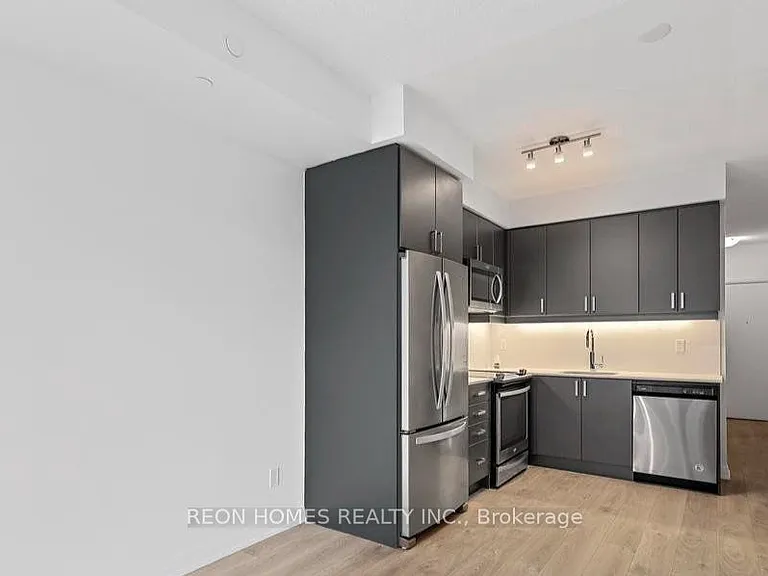 7895 Jane St #807 — Photo 3