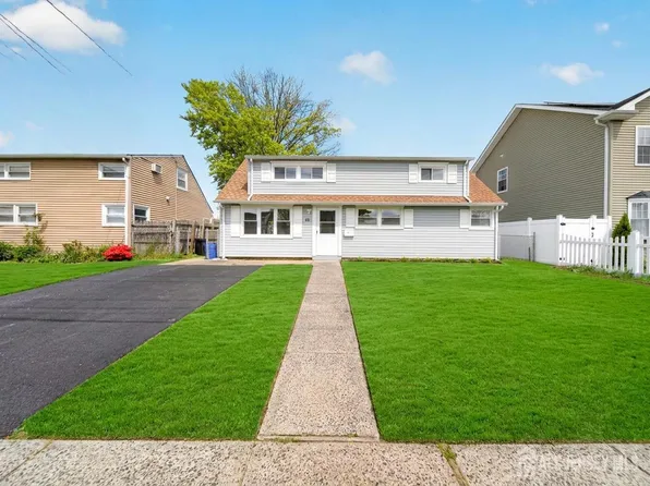 46 Arthur Ave, Carteret, NJ 07008