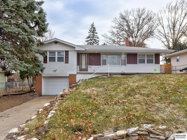 5411 Grand Ave, Omaha, NE 68104