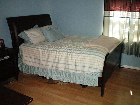 5th image of 100 E Fountainview Ln APT 1B