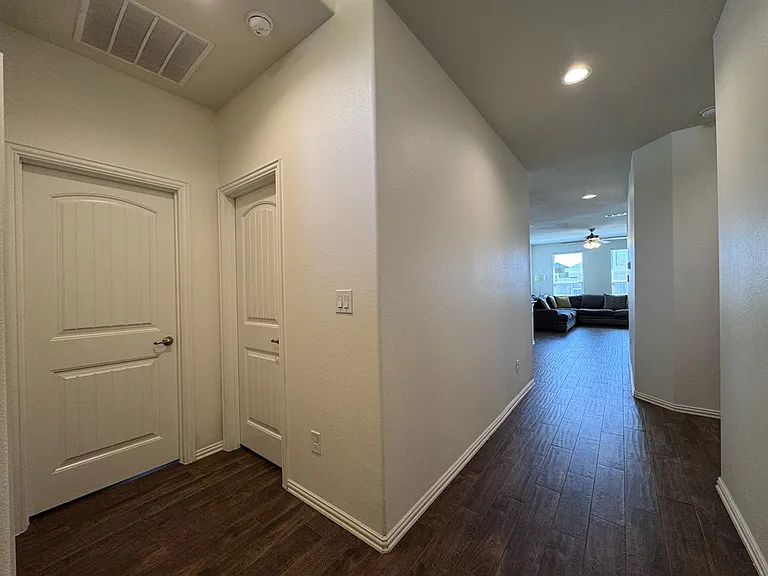 1710 Wrigley Dr — Photo 9