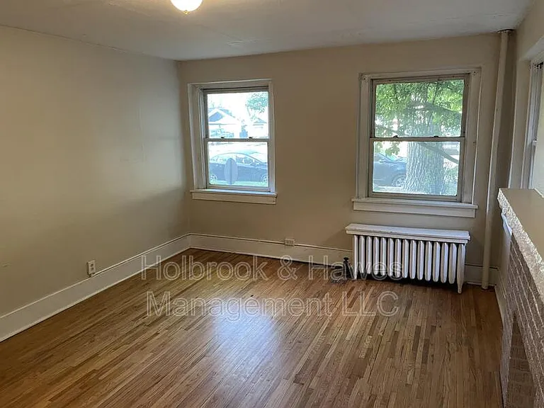 200 E Laurel St — Photo 4