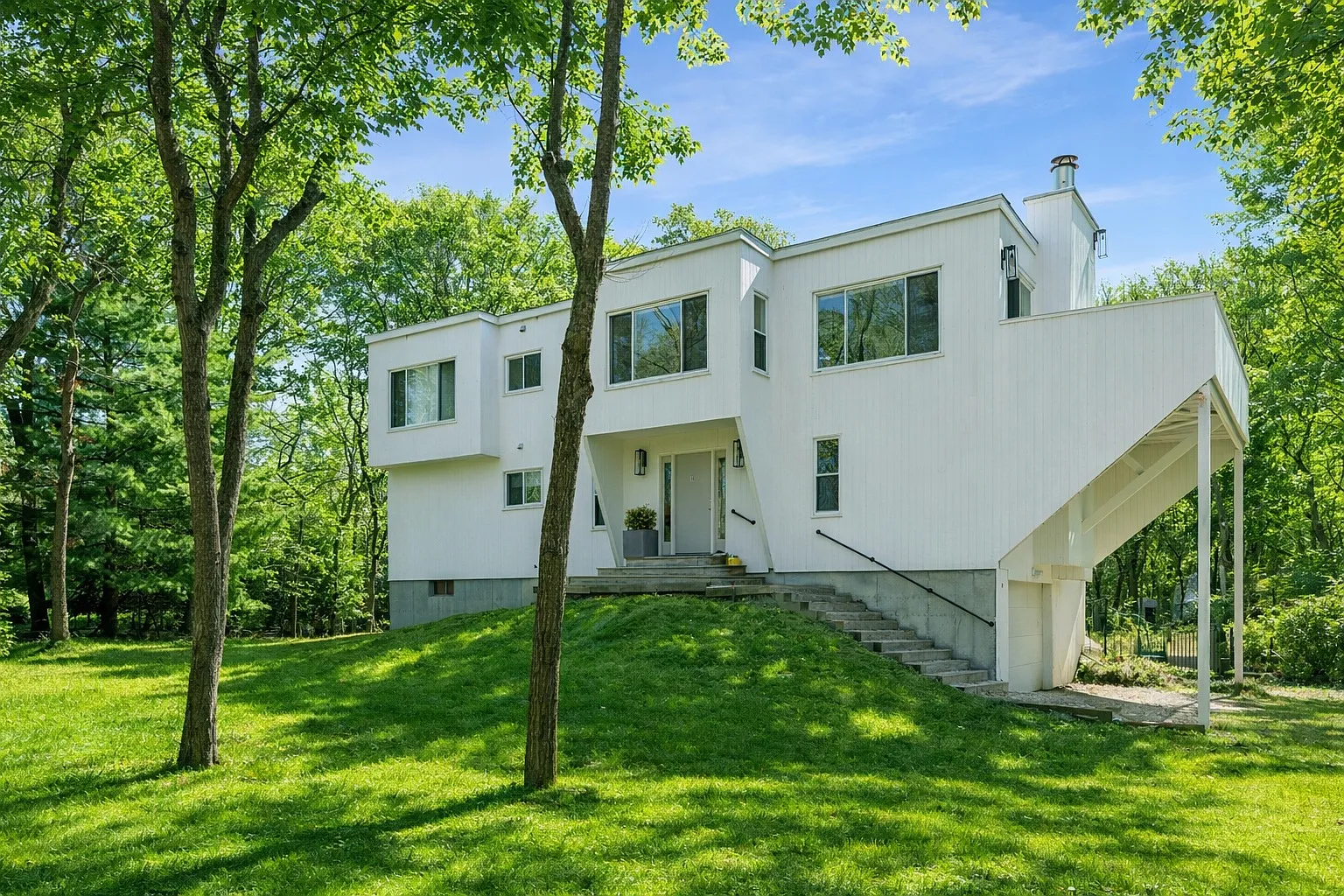 Water Mill 4 Beds I 3 Baths July 30K I Aug 30K — Photo 1