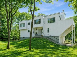 14 Old Trail Rd, Water Mill, NY 11976