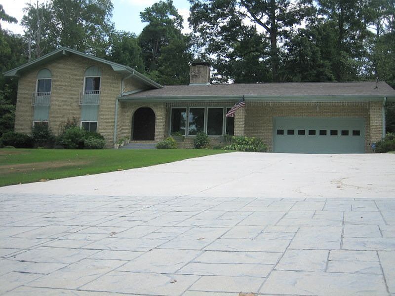 2nd image of 2767 W Fontainebleau Dr