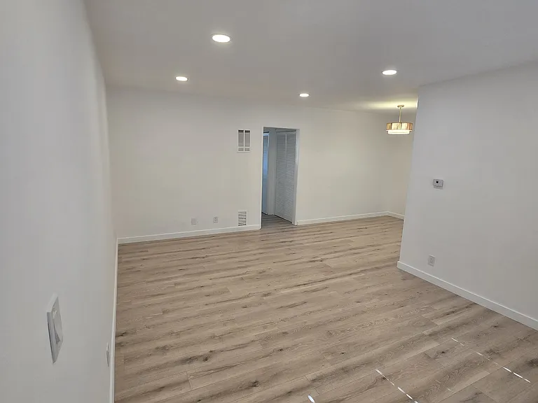 7521 Norton Ave #7 — Photo 9