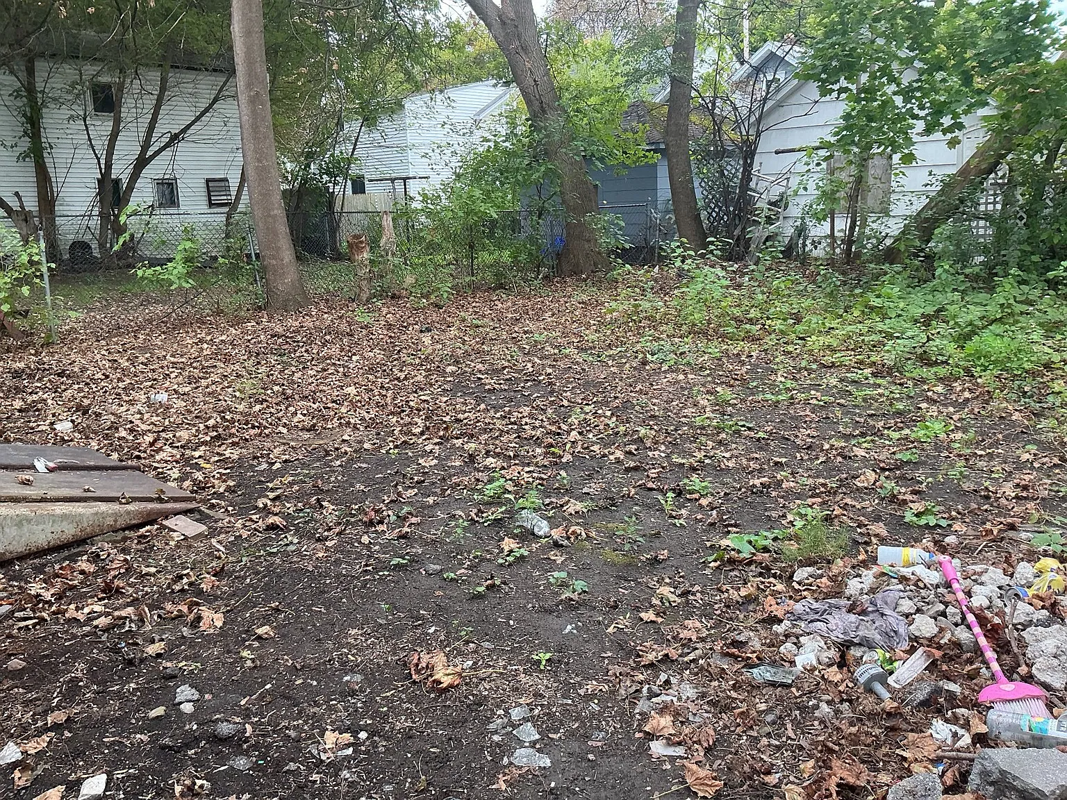 Spacious 4 Bed/1 Bath Home in Syracuse - Available 9/1/2025 - $1800 — Photo 4