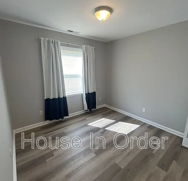 33 Woodcreek Cir — Photo 10