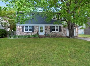31 Colonial Acres Dr, Hampton, VA 23664