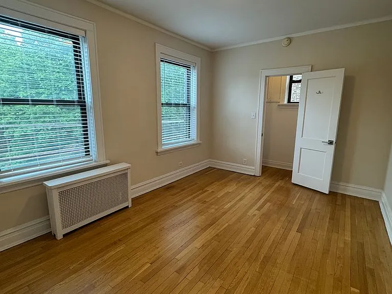 605 Hinman — Photo 19