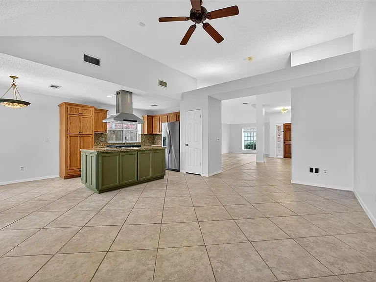 1035 Cascade Creek Dr — Photo 10