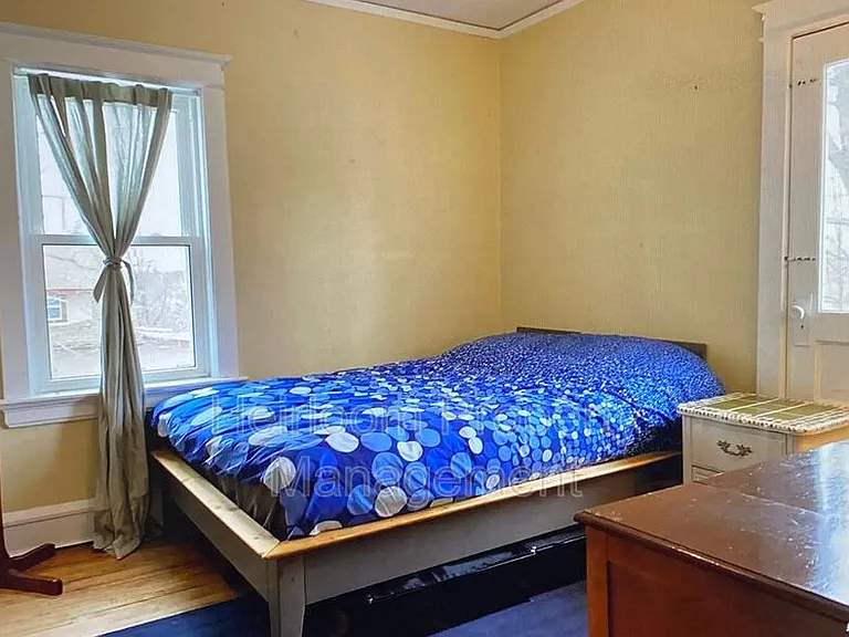 123 E Winona St — Photo 13