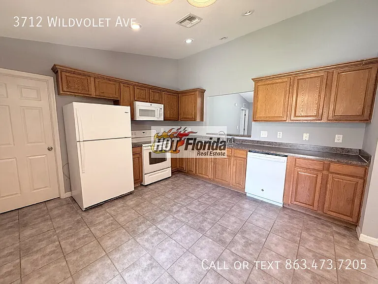 3712 Wild Violet Ave — Photo 2