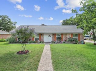 3506 Oak Ridge Dr, Bryan, TX 77802