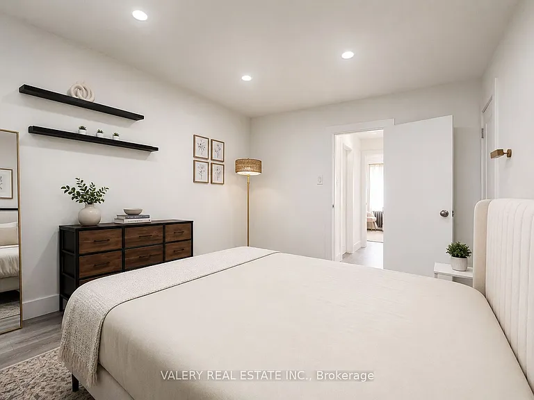 15 Stavebank Rd N #5 — Photo 5