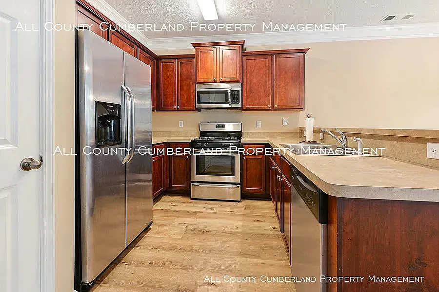 3 bed, 2.5 bath, 1680 sqft, $1,950 — Photo 3