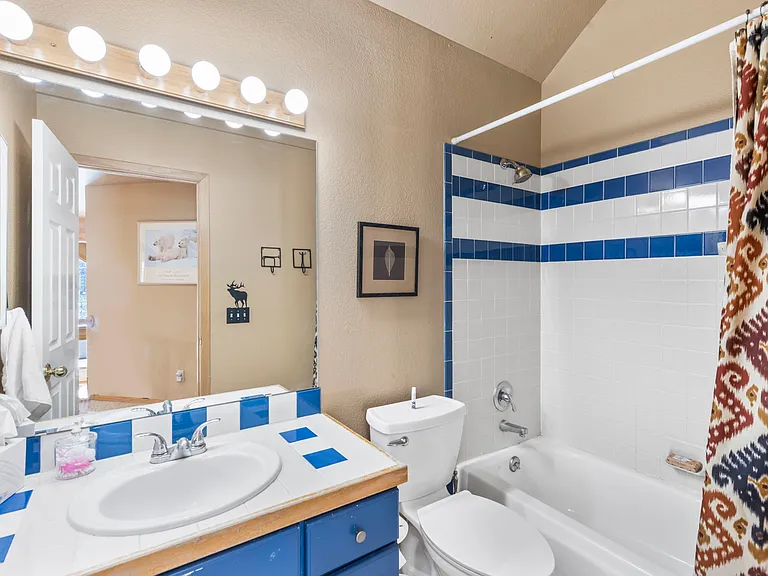 Shared Bath for Bedrooms #4 & #5