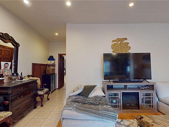 4th image of 8786 17th Ave