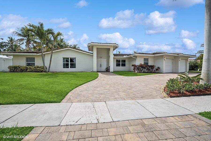 1st image of 746 SW 2nd Street