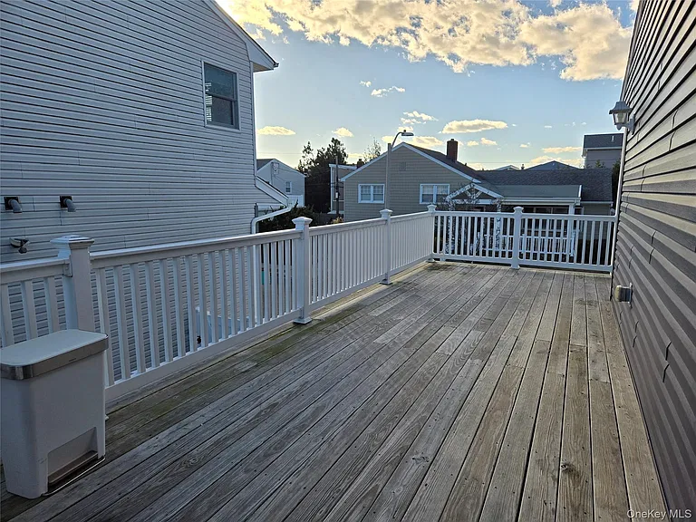 70 Harmon St — Photo 18