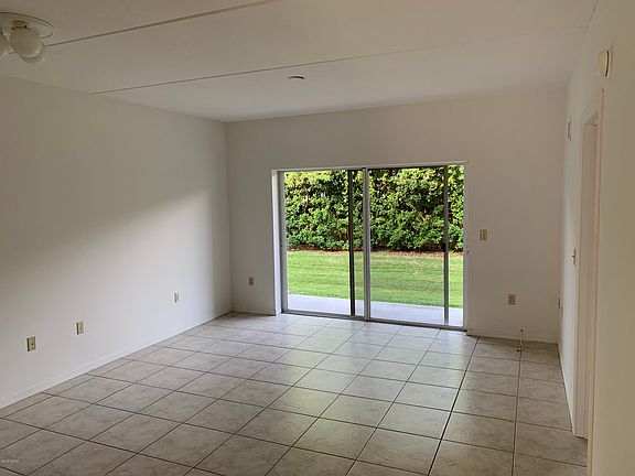 4th image of 944 15th St APT 103