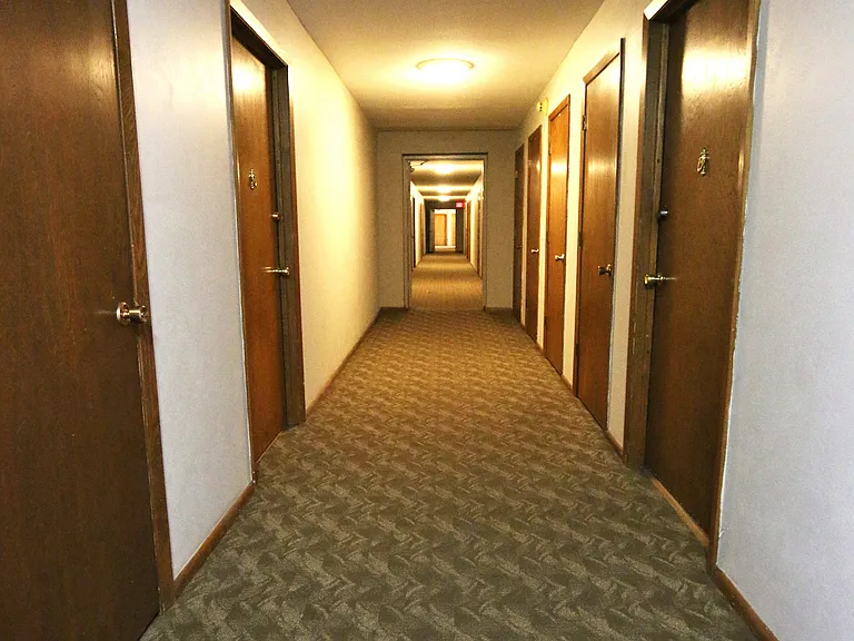 Apache Manor Apartments — Photo 33