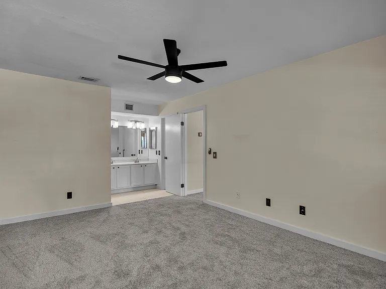 8625 E Belleview Pl — Photo 14