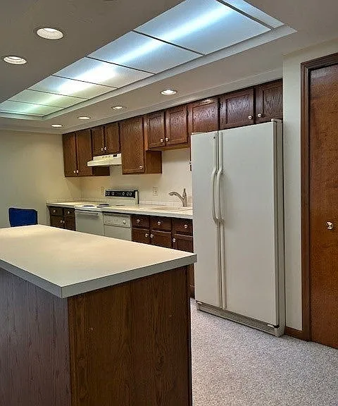 119 Burlington Oval Dr #10 — Photo 8