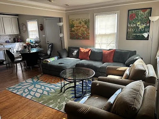 3 bed, 1216 sqft, $2,200 — Photo 3