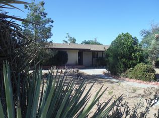 22393 Miramot Rd, Apple Valley, CA 92308