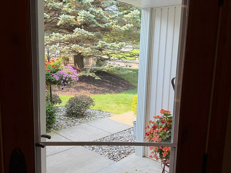 10843 Lexington Dr — Photo 17