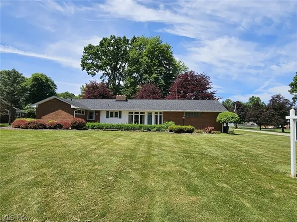 943 Lynita Dr, Brookfield, OH 44403