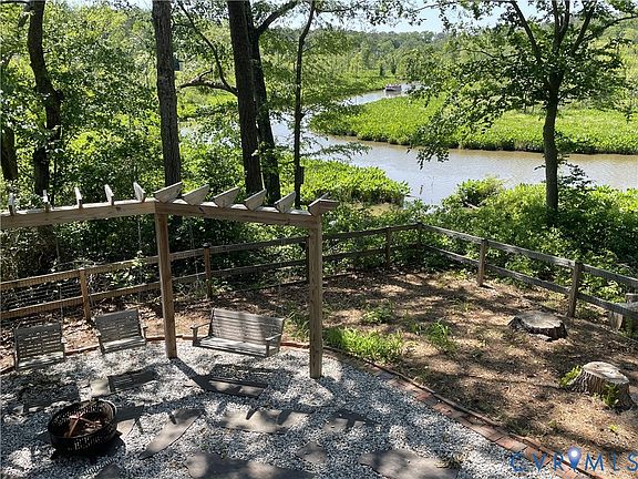 4th image of 776 Court House Landing Rd