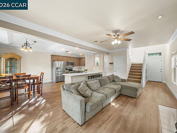 5th image of 276 Stranahan Cir