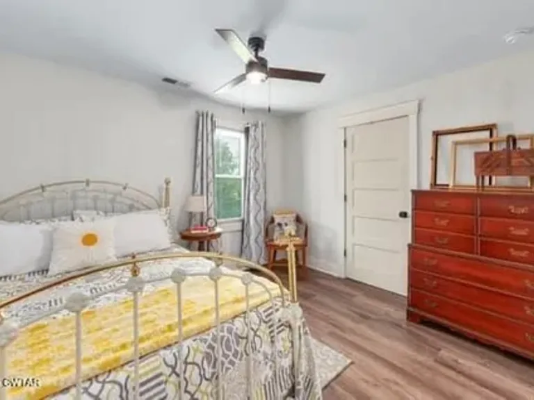 5425 State Route 225 — Photo 14