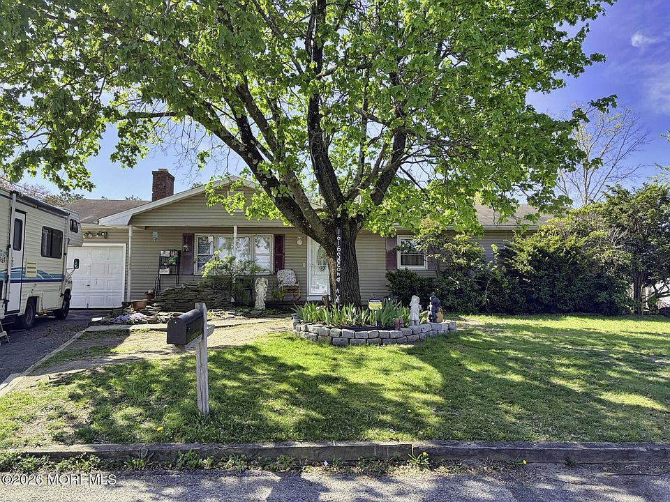 1st image of 1616 2nd Avenue