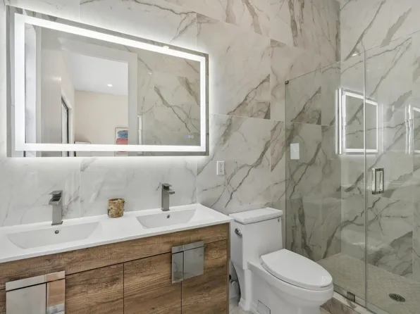 220 Freeman Avenue image 17 of 47