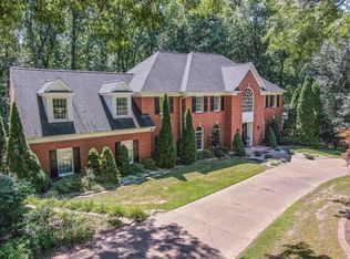 10700 Coach Light Dr, Evansville, IN 47725