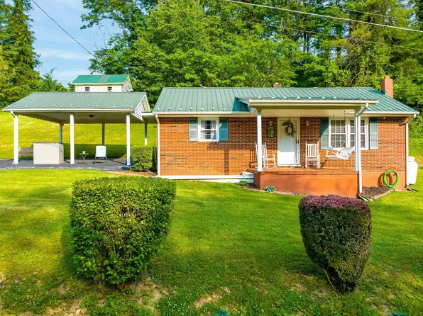 984 Country Club Rd, Marion, VA 24354