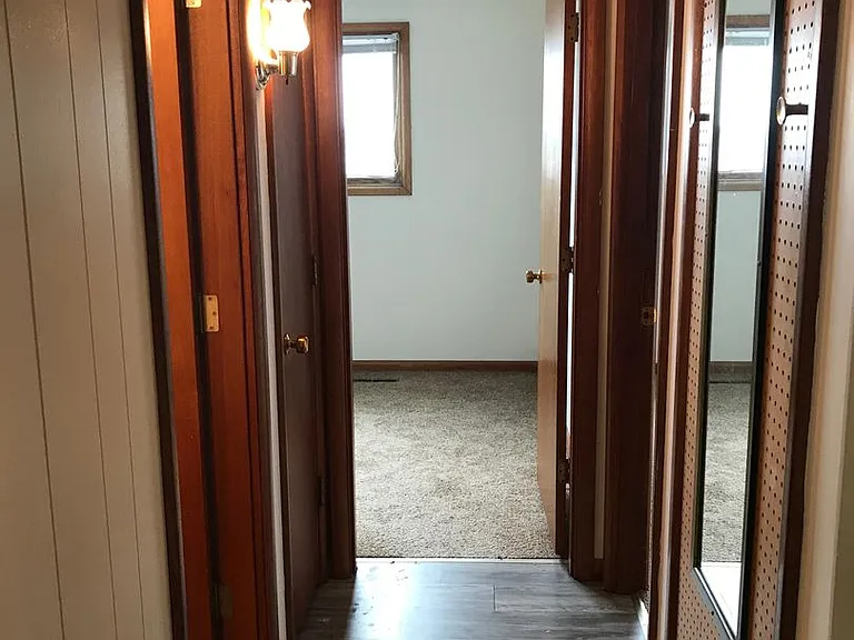 2332 S Duluth Ave — Photo 6
